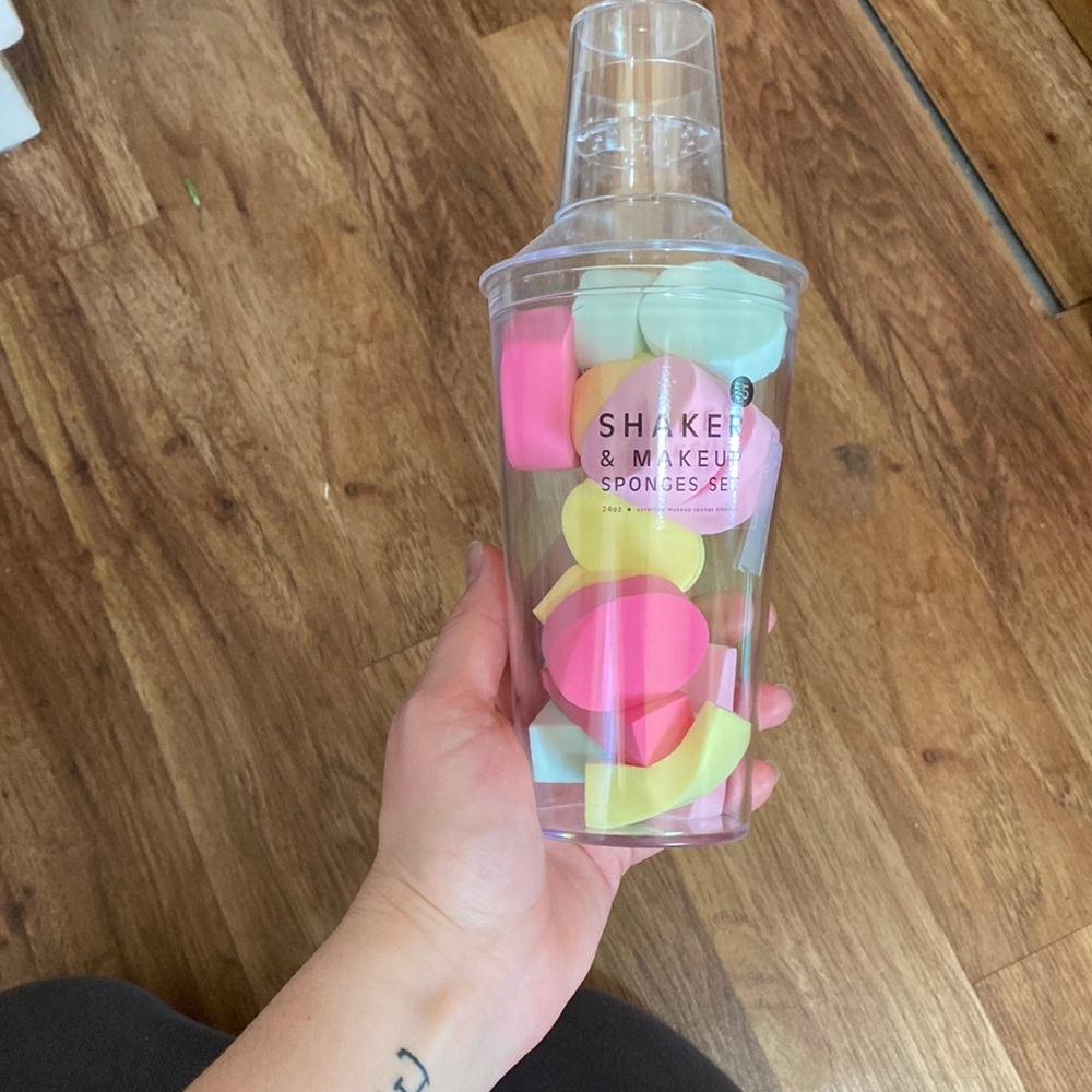 Makeup sponges